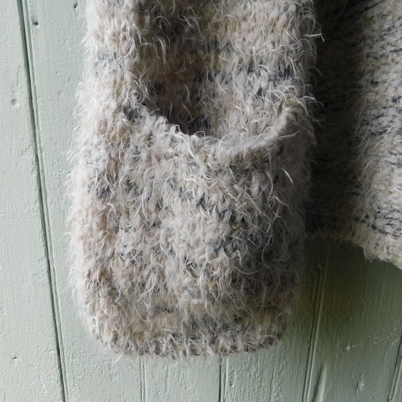 💎 Fuzzy Furry Cozy Cardigan - Picture 7 of 16